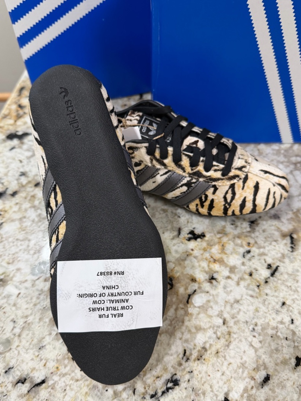 adidas Tokyo Zebra / Off White / Core Black / Wonder White - Picture 10 of 11
